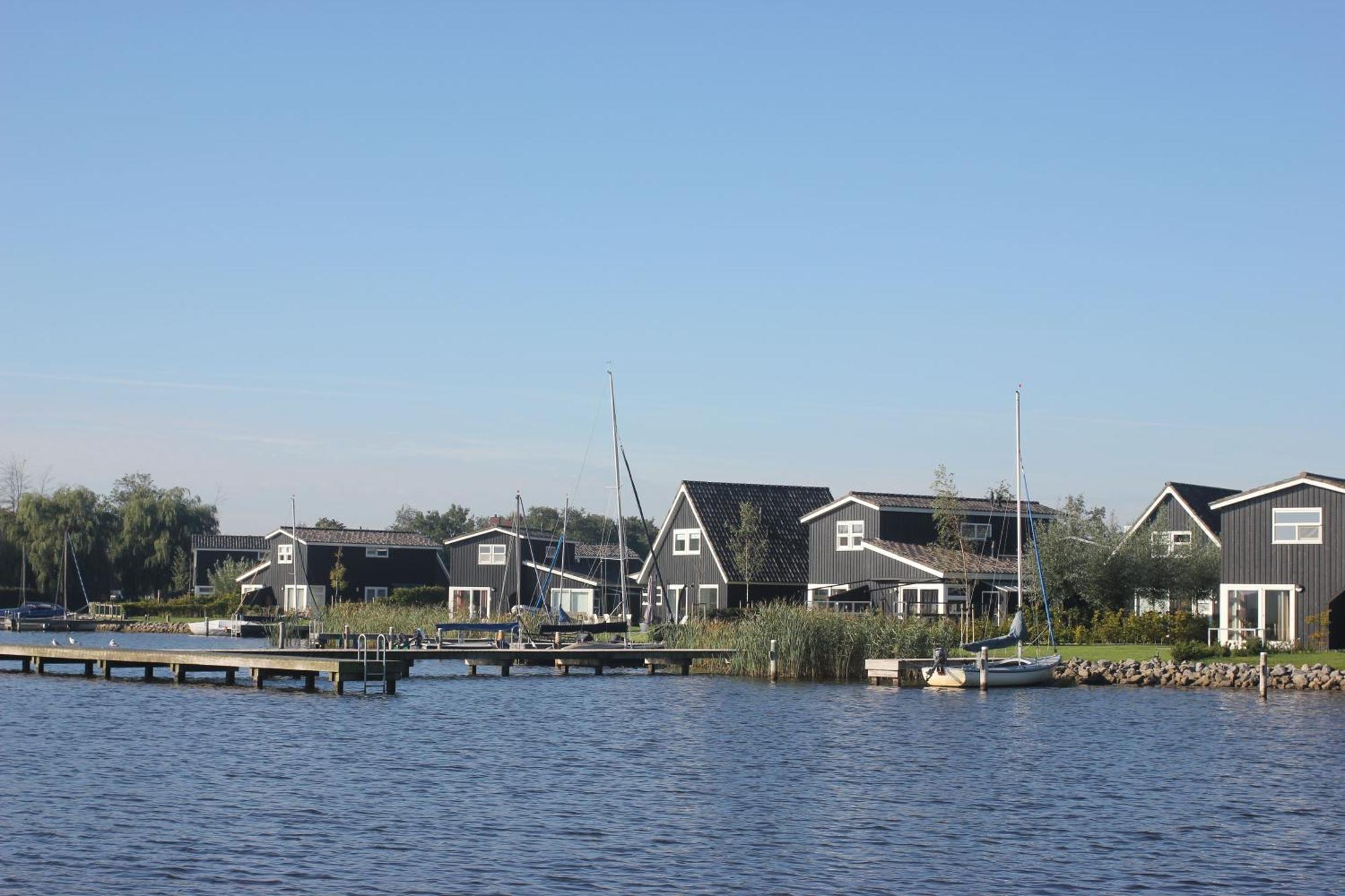 Waterpark Oan 'E Poel Bij Sneekermeer Terherne Esterno foto