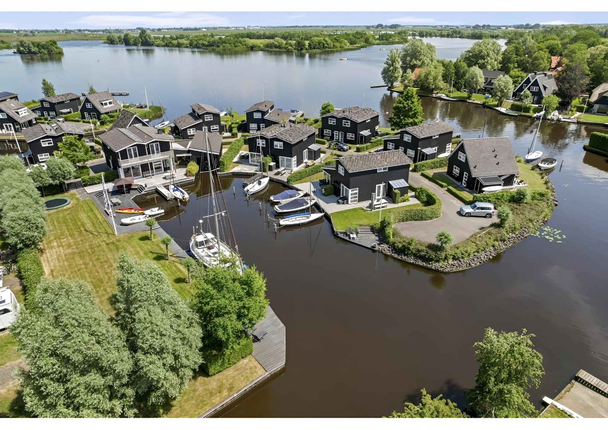 Waterpark Oan 'E Poel Bij Sneekermeer Terherne Esterno foto