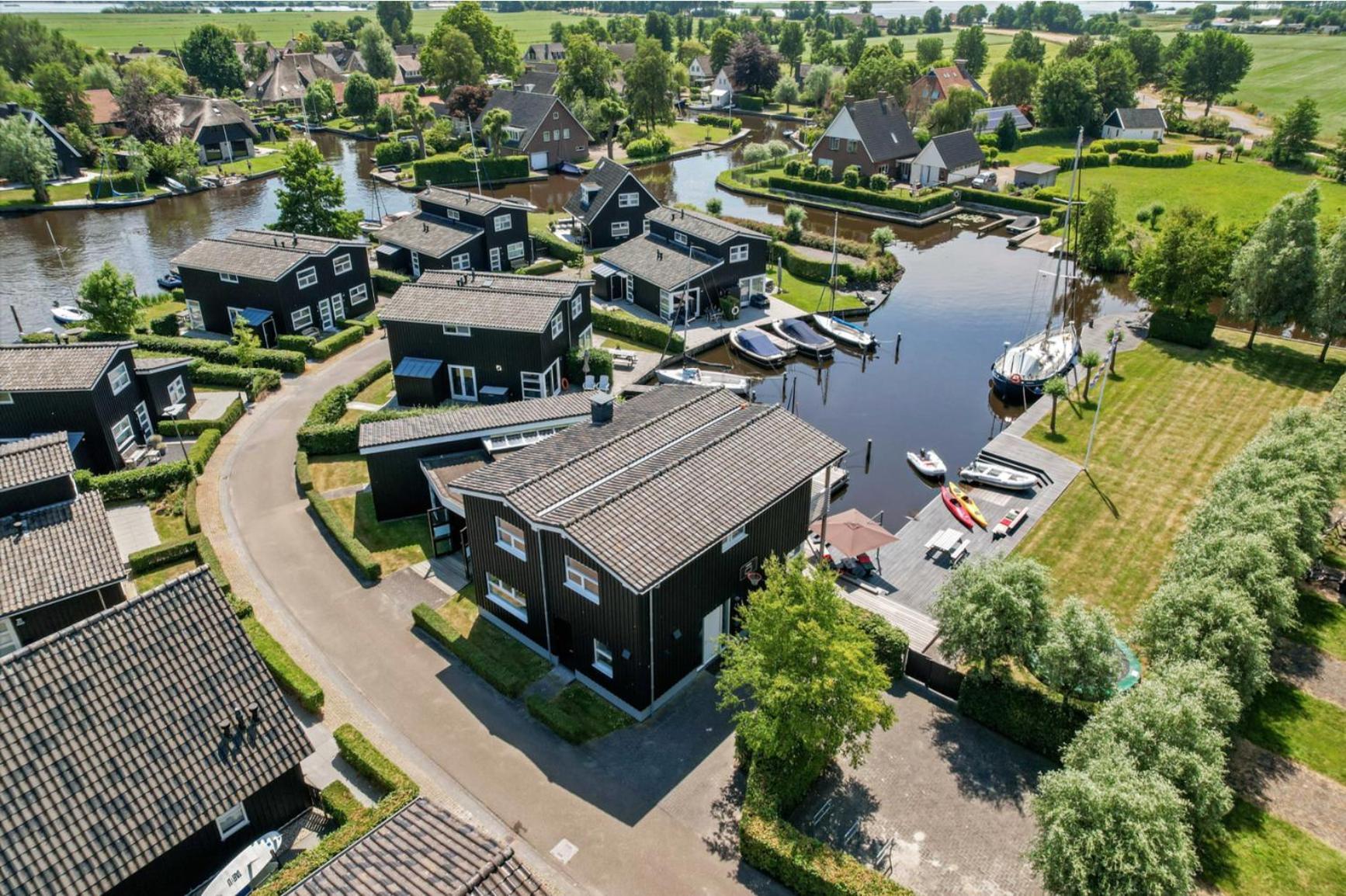 Waterpark Oan 'E Poel Bij Sneekermeer Terherne Esterno foto