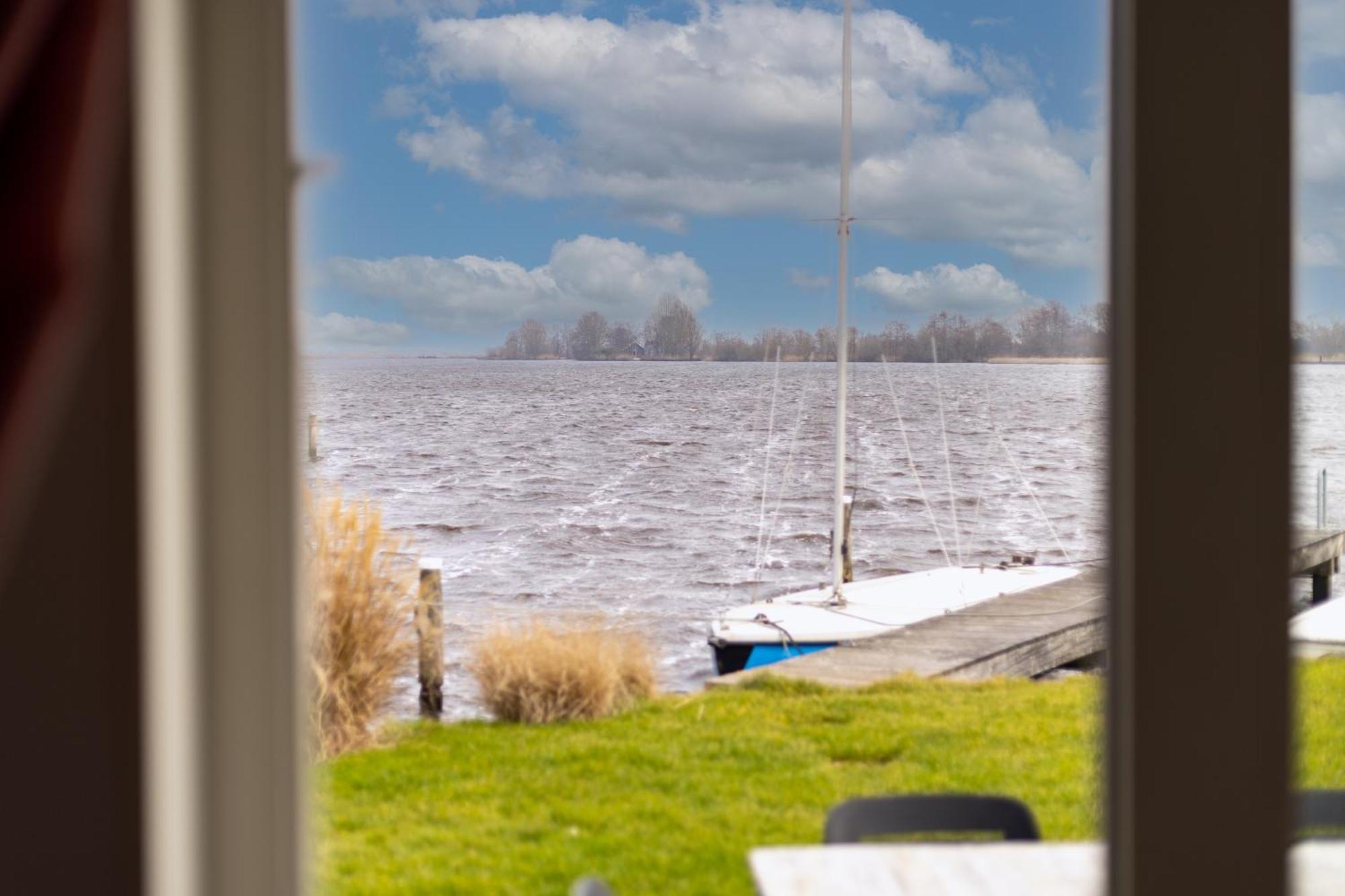Waterpark Oan 'E Poel Bij Sneekermeer Terherne Esterno foto
