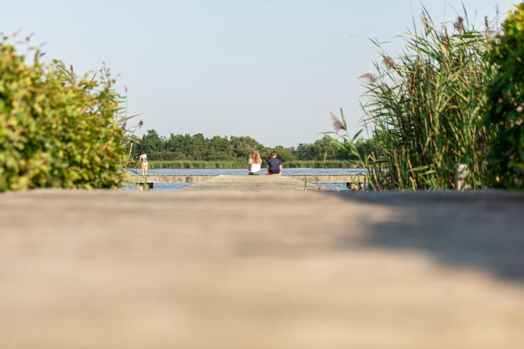 Waterpark Oan 'E Poel Bij Sneekermeer Terherne Esterno foto