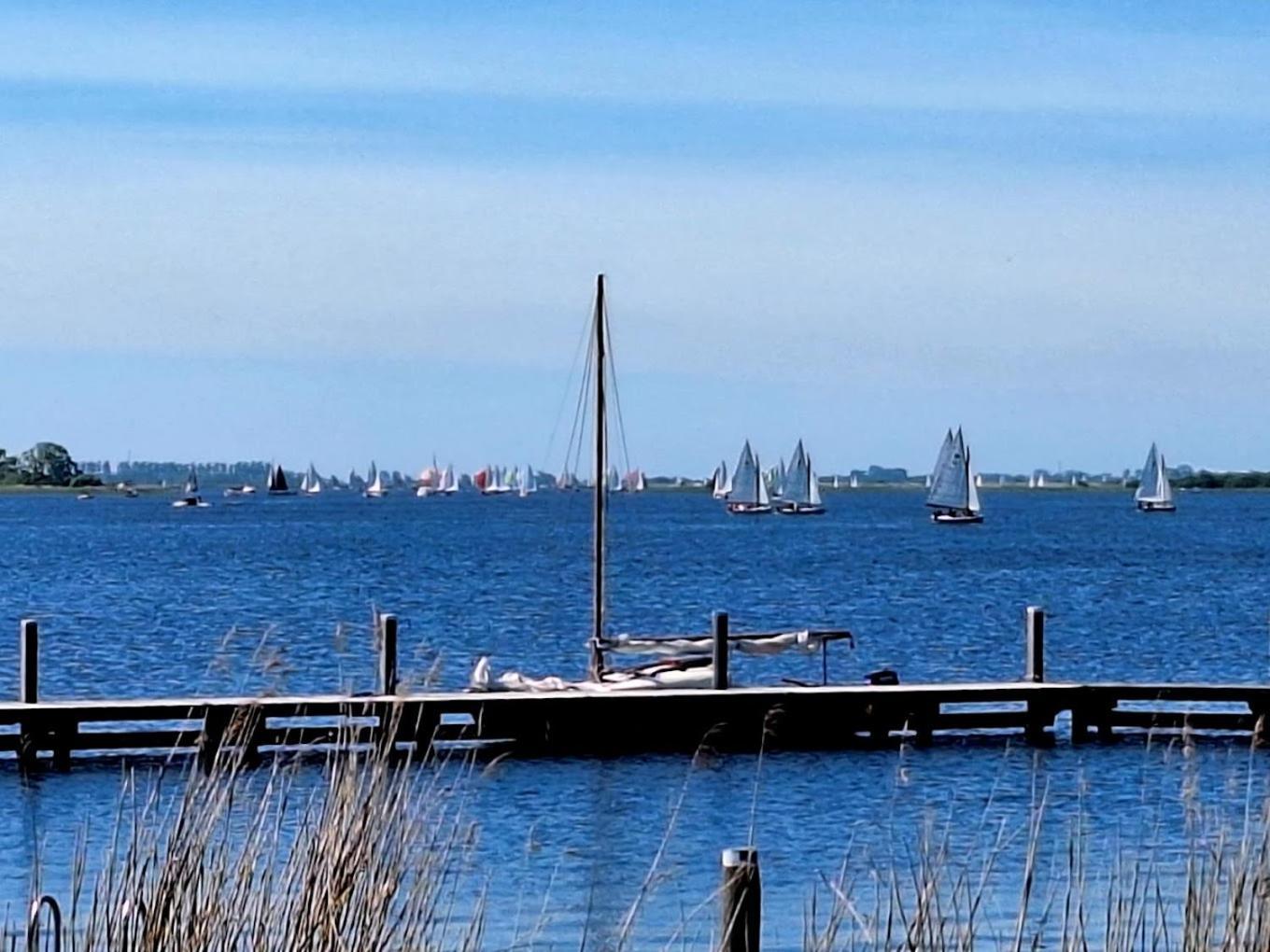 Waterpark Oan 'E Poel Bij Sneekermeer Terherne Esterno foto